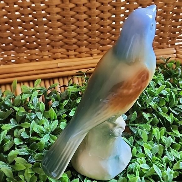 Vintage Blue Capped Bird On Perch - Picture 8 of 11